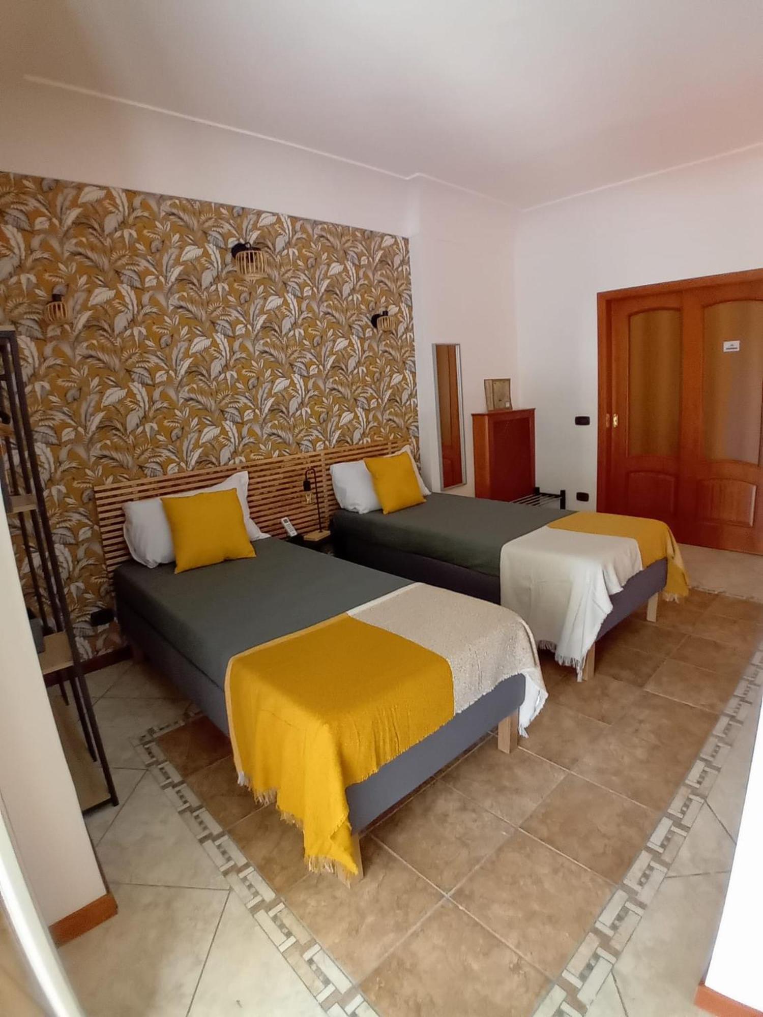 Reginella House Hotel Наполи Екстериор снимка