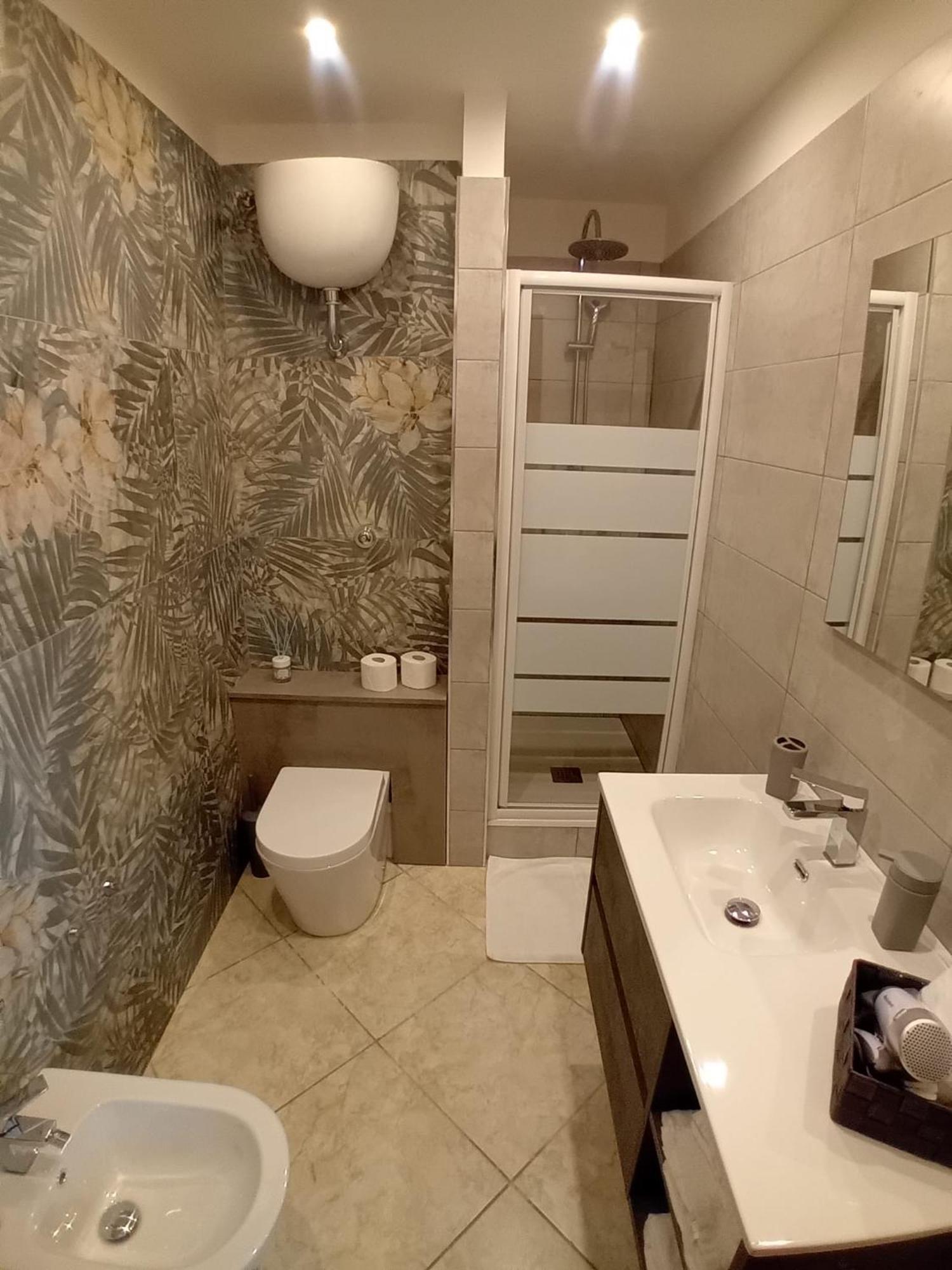 Reginella House Hotel Наполи Екстериор снимка