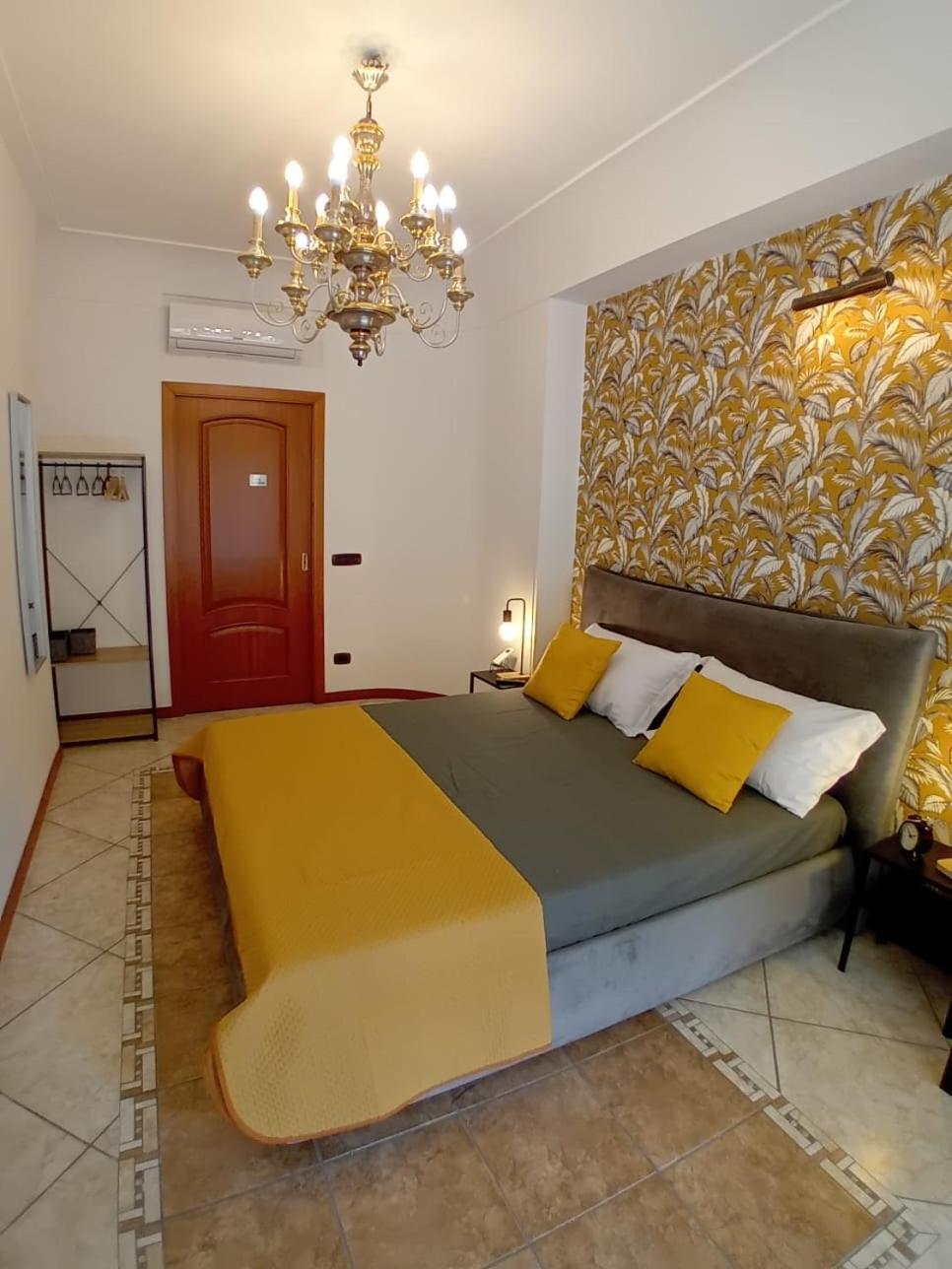 Reginella House Hotel Наполи Екстериор снимка
