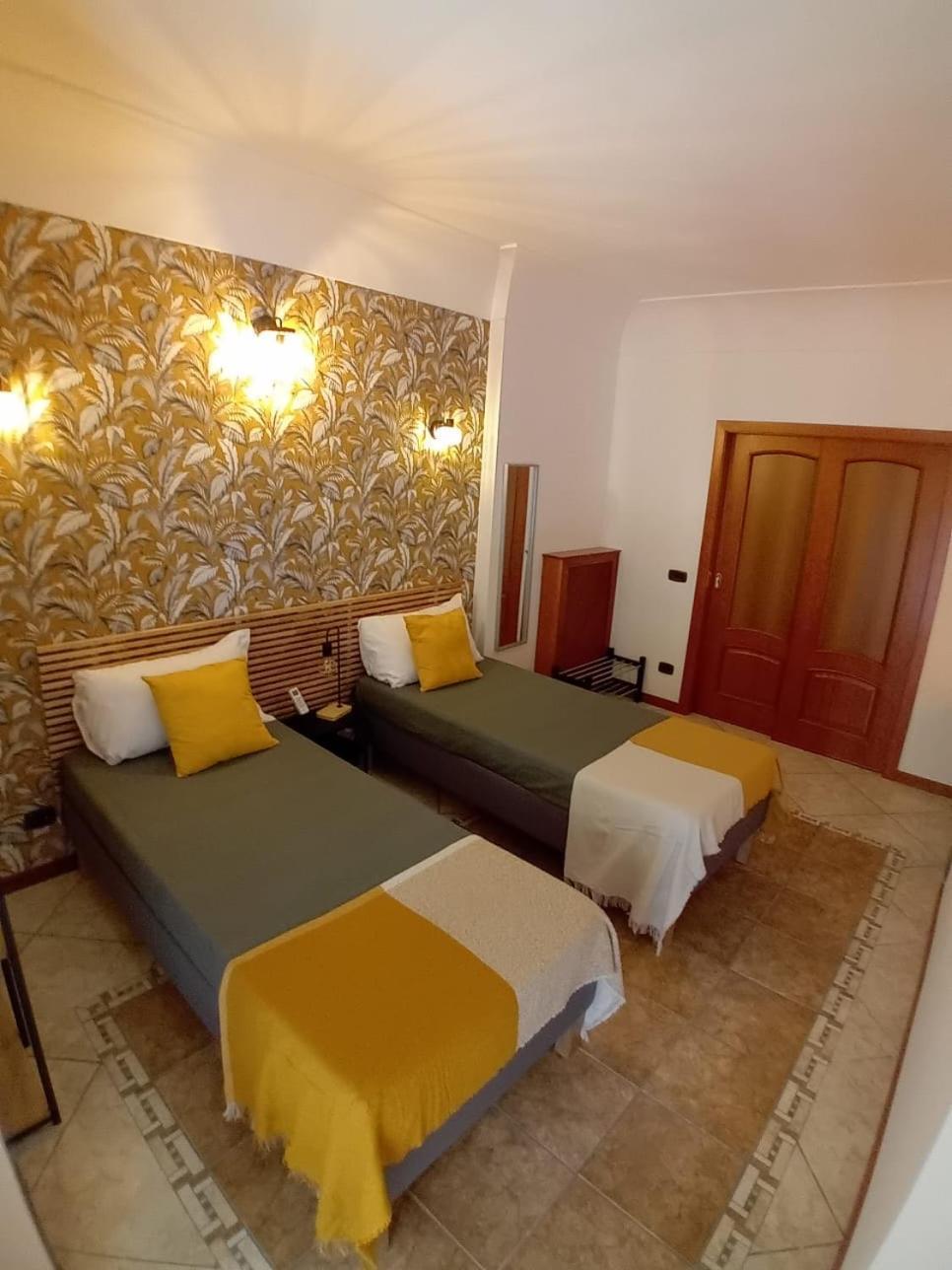 Reginella House Hotel Наполи Екстериор снимка