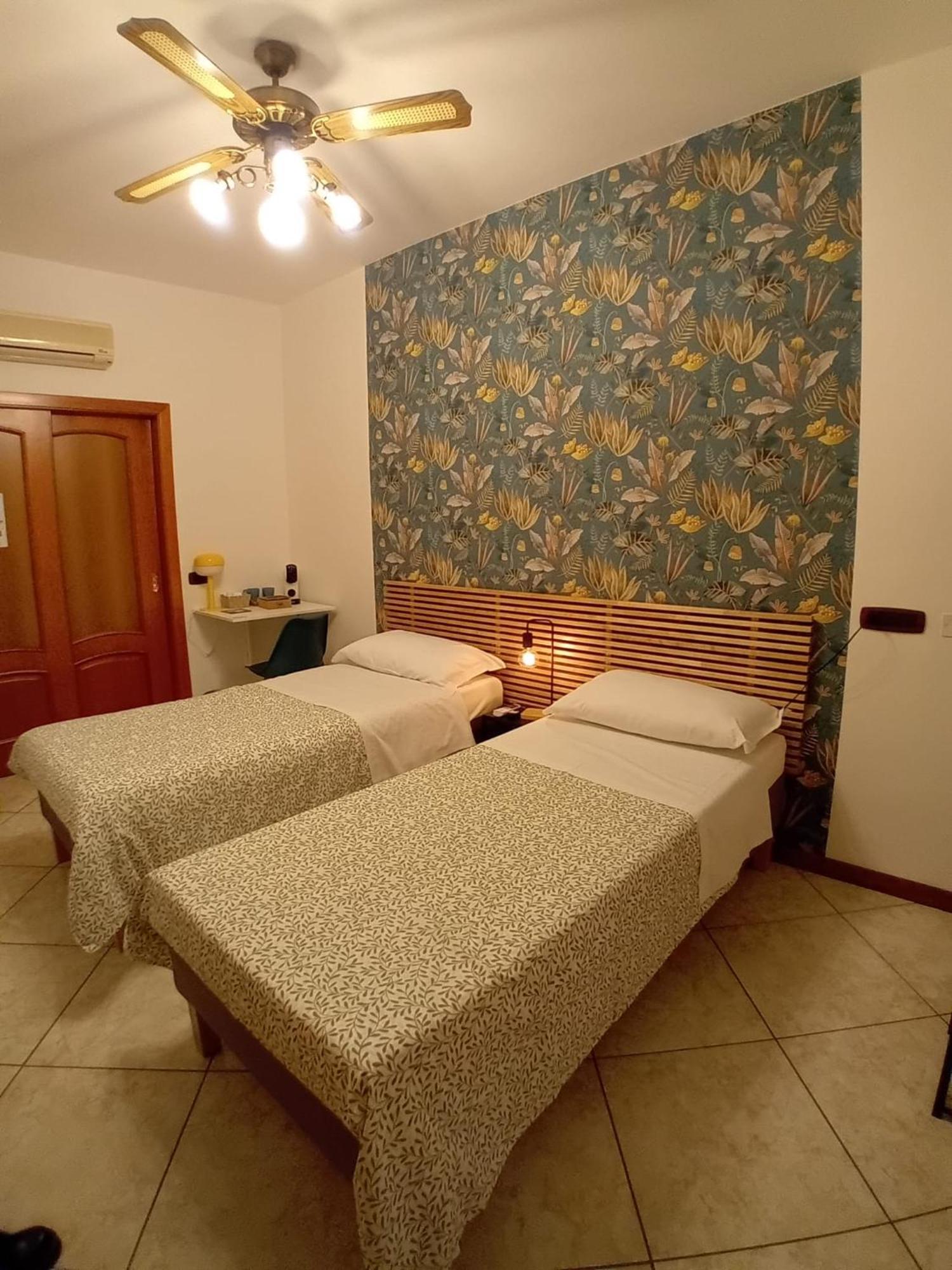 Reginella House Hotel Наполи Екстериор снимка